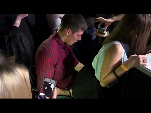 ❤️ Tinuod nga sekso sa usa ka nightclub sa Russia. Ang 18-anyos nga Ruso nga babaye sa anus ug puwerta nakighilawas sa usa ka nightclub ️ Porno sa ceb.pornoboden.ru
